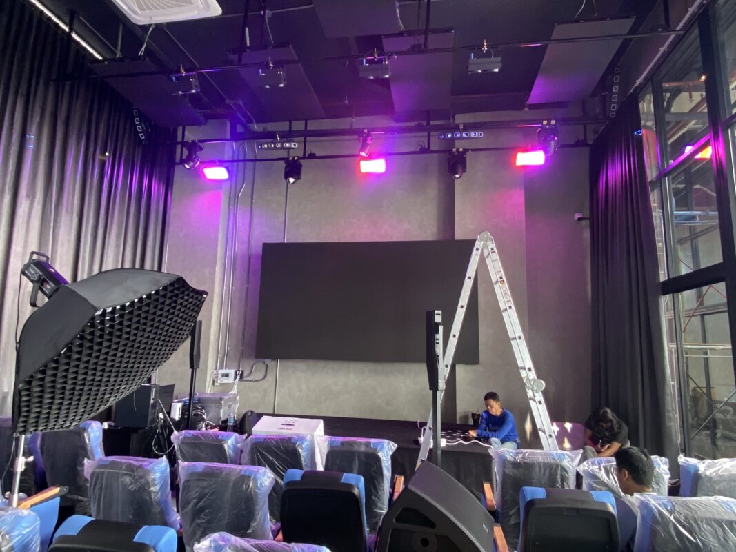 งานติดตั้งระบบไฟเวที บริษัท UHAS