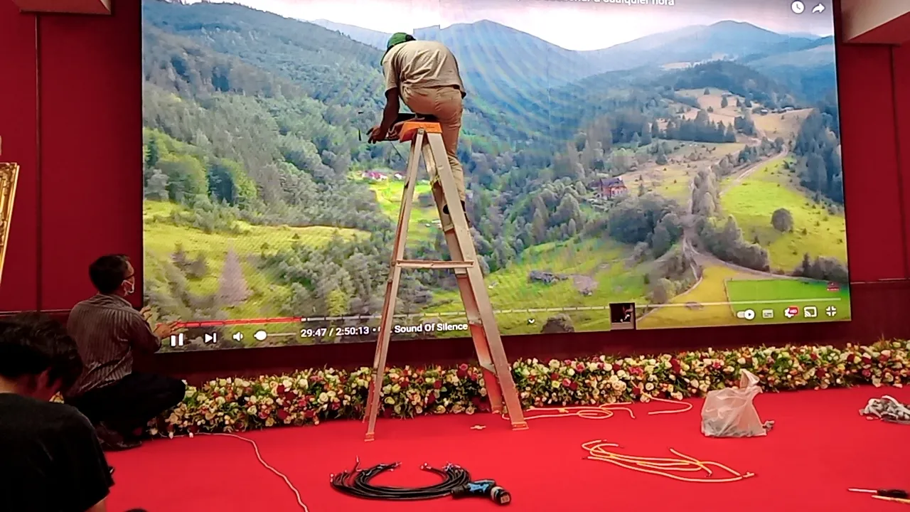 จอ LED Video Wall ติดตั้งเสร็จสมบูรณ์พร้อมใช้งานสำหรับงานประชุมสัมมนา ณ โรงพยาบาลหนองบัวลำภู ผลงานโดย Zeuscorp