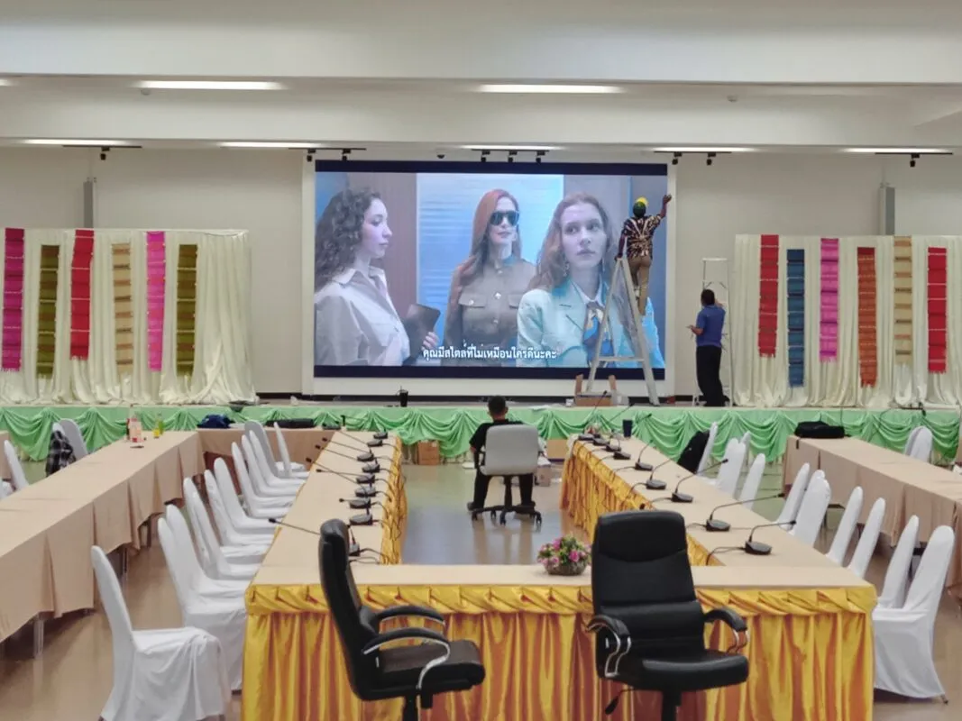 การทดสอบระบบภาพและเสียงจอ LED ขนาดใหญ่ (Indoor LED) ในห้องประชุมโรงพยาบาลแม่สอด โดย Zeuscorp