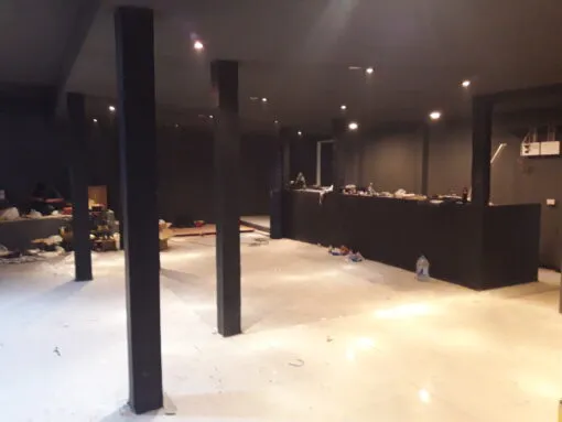 ระบบแสงสีเสียงติดตั้งเสร็จสมบูรณ์ สร้างความโดดเด่นให้เวทีร้าน ริคโค่ผับ ผลงานโดยบริษัท Zeuscorp