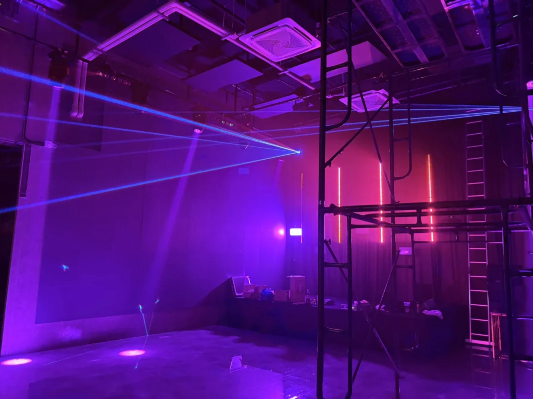 ระบบไฟเวทีที่ได้รับการอัปเกรดและควบคุมผ่าน MA2 เต็มรูปแบบ ติดตั้งเสร็จสมบูรณ์โดยบริษัท Zeuscorp