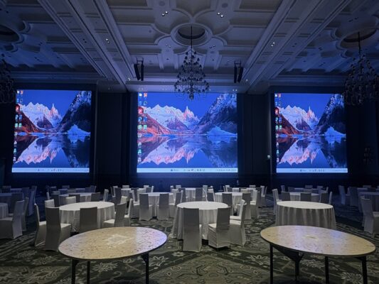 ระบบจอ LED ติดตั้งเสร็จสมบูรณ์พร้อมใช้งานสำหรับงานอีเวนต์ระดับสากล ณ โรงแรม Grand Hyatt Erawan Bangkok โดย Zeuscorp